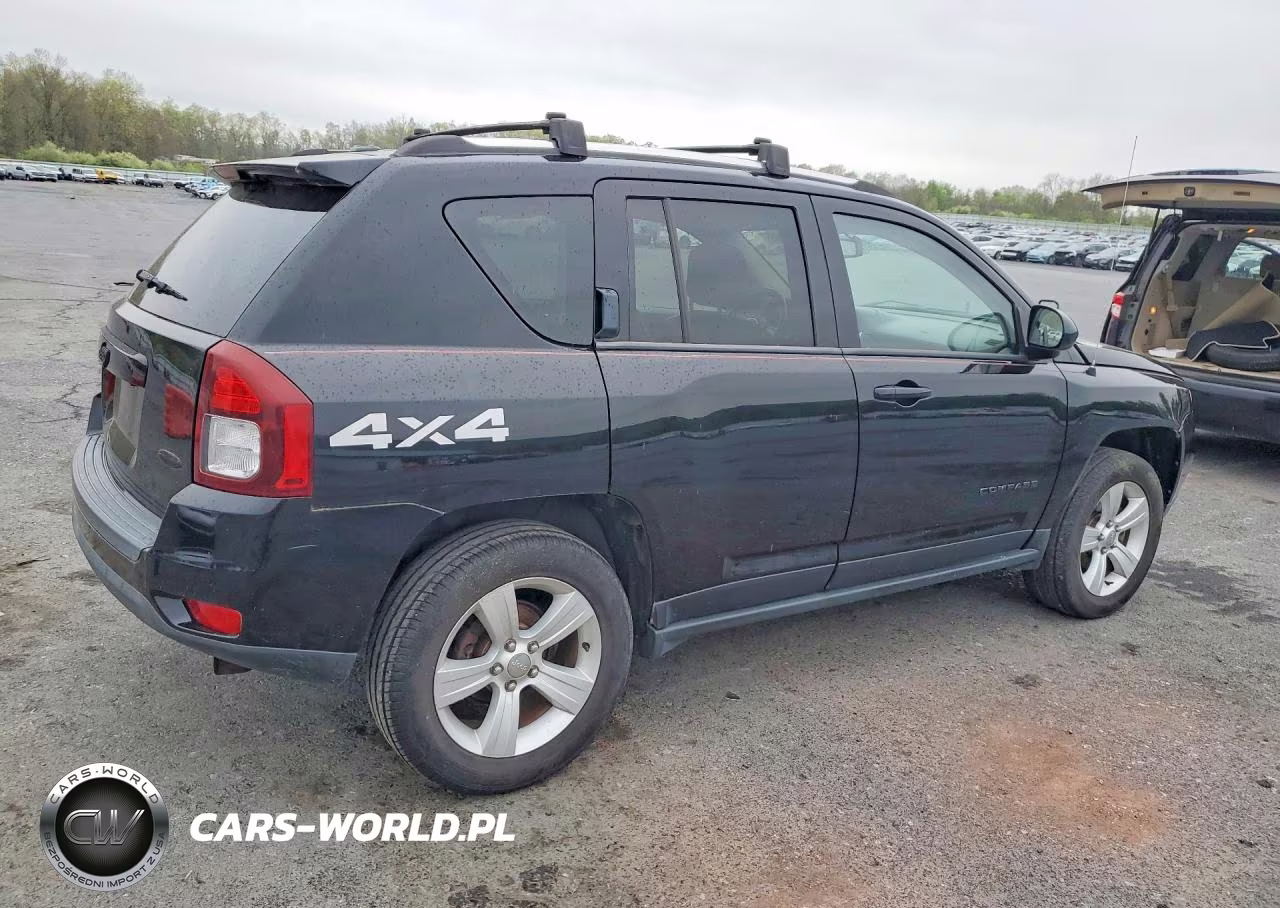 2014 Jeep Compass Latitude VIN:1C4NJDEB8ED724619 - 3