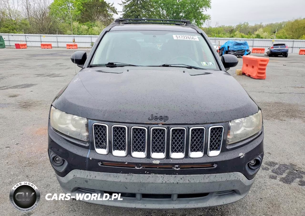 2014 Jeep Compass Latitude VIN:1C4NJDEB8ED724619 - 5