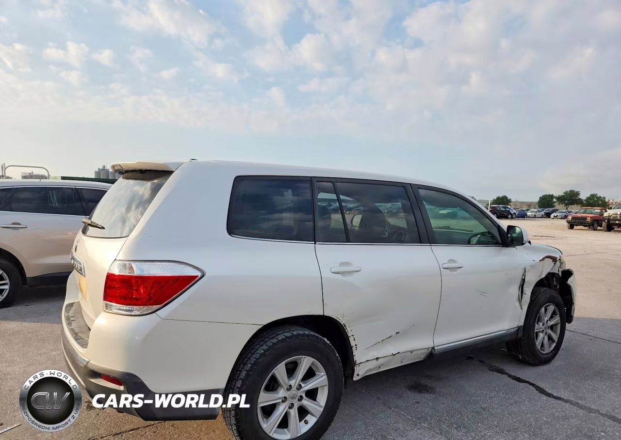 2011 Toyota Highlander Base VIN:5TDZK3EH4BS040860 - 3
