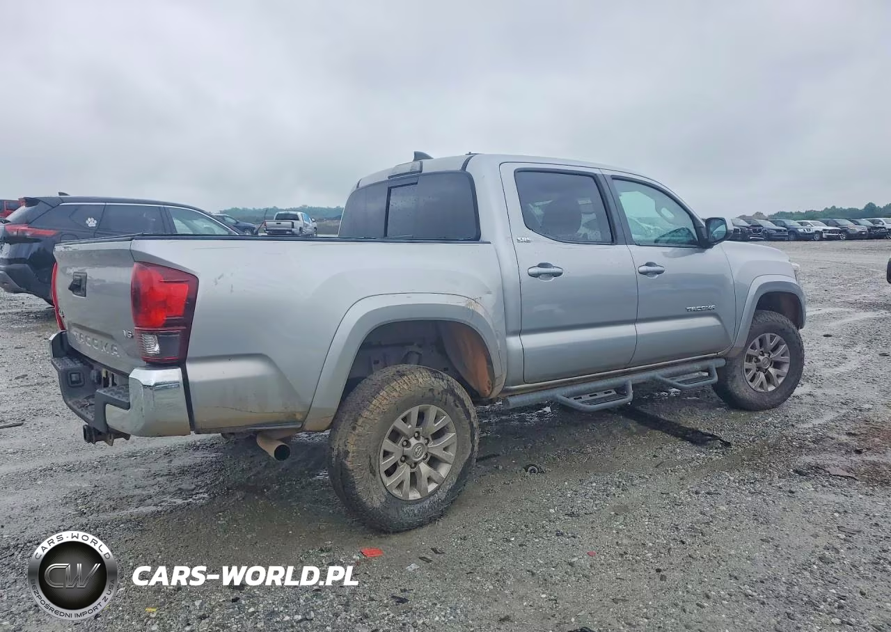 2018 Toyota Tacoma Sr5 V6 VIN:5TFCZ5AN1JX158396 - 3