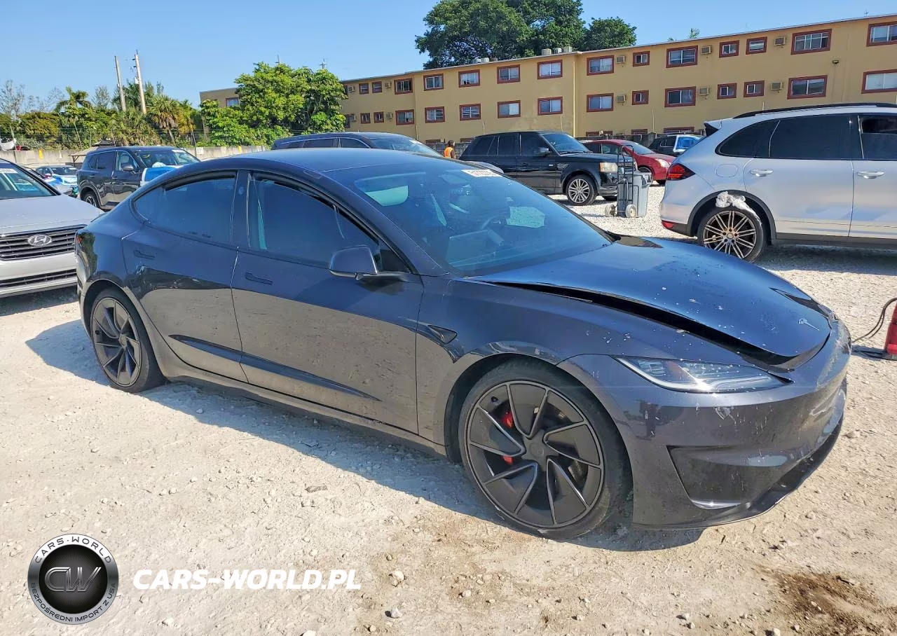 2025 Tesla Model 3 VIN:5YJ3E1ET7SF987577 - 4