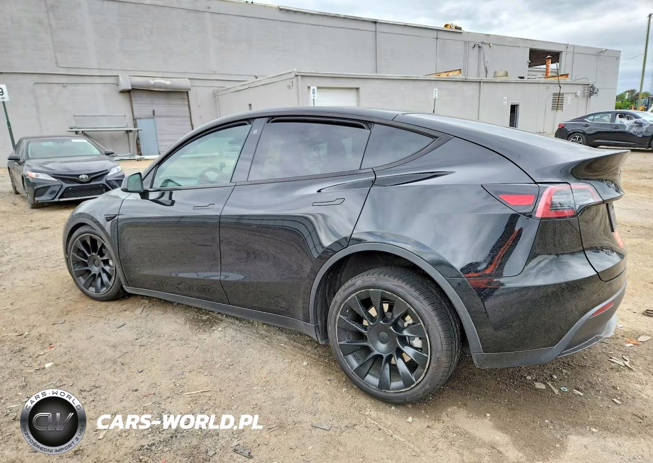 2023 Tesla Model Y VIN:7SAYGDEE4PF750106 - 2