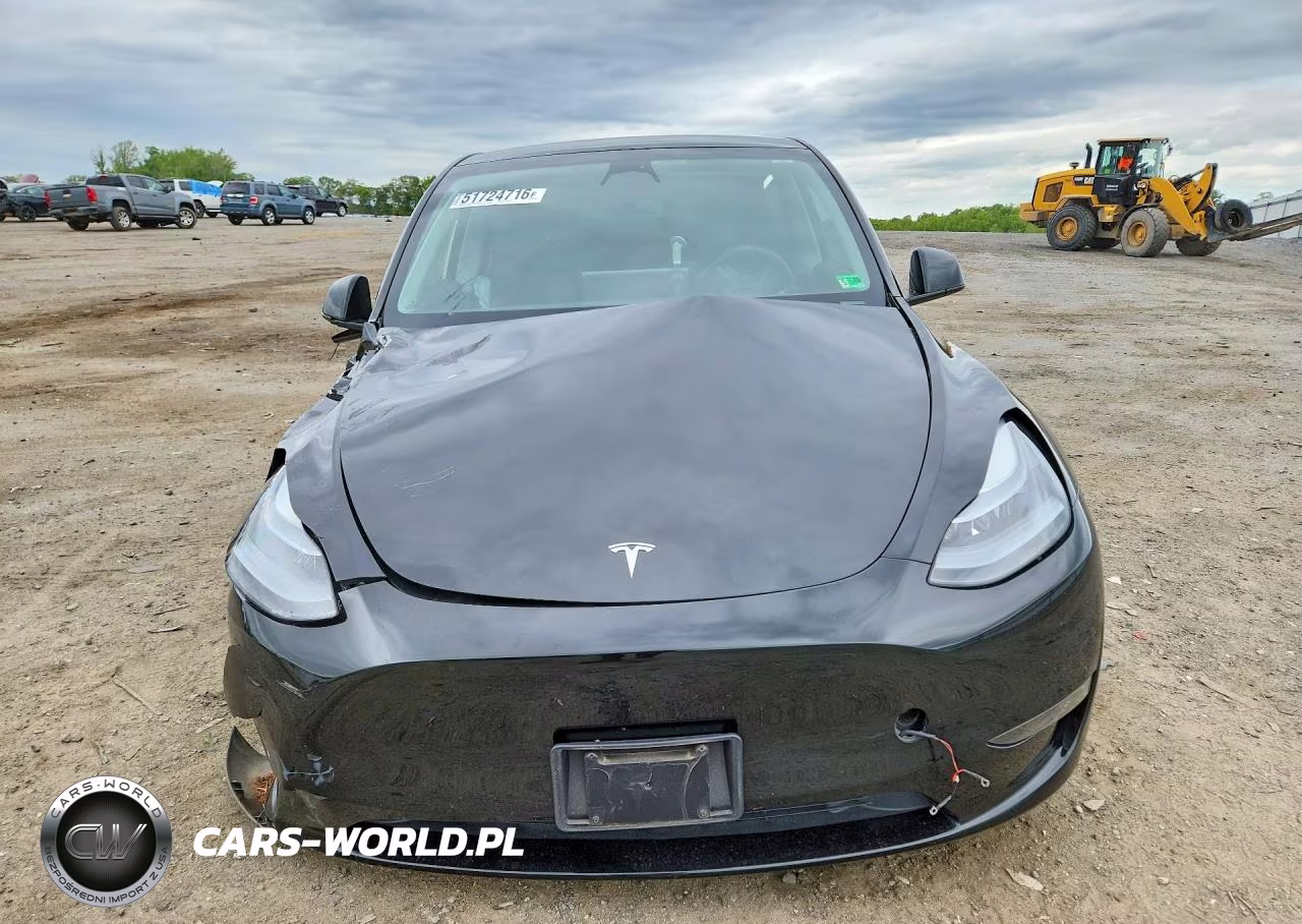 2023 Tesla Model Y VIN:7SAYGDEE4PF750106 - 5