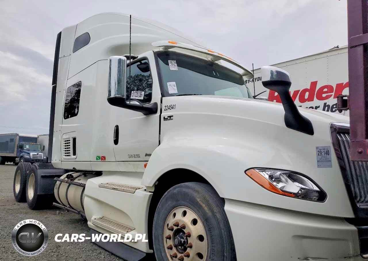 2022 International Lt625