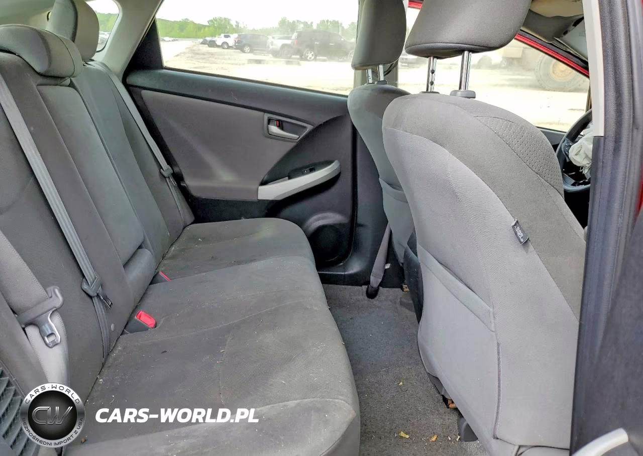 2013 Toyota Prius Two VIN:JTDKN3DU0D1653971 - 10