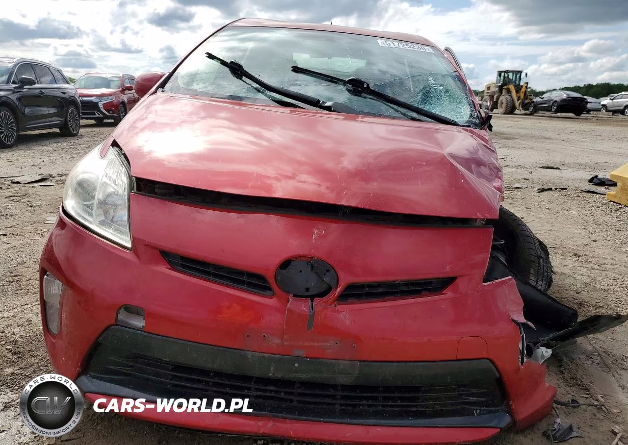 2013 Toyota Prius Two VIN:JTDKN3DU0D1653971 - 5