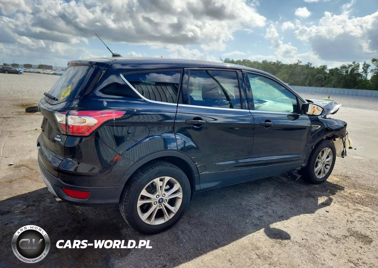 2017 Ford Escape Se VIN:1FMCU0GD5HUC73011 - 3