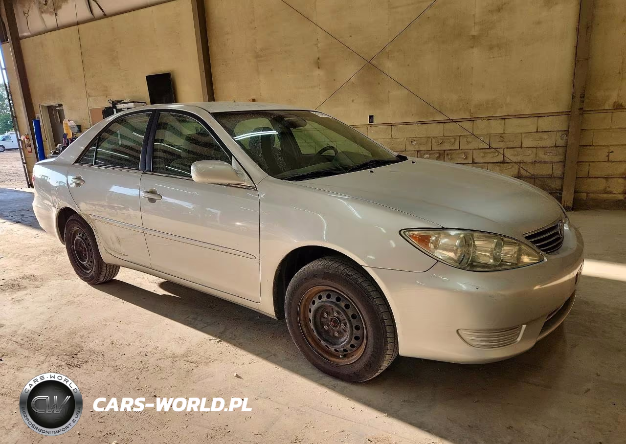 2005 Toyota Camry Le VIN:4T1BE32KX5U995523 - 4