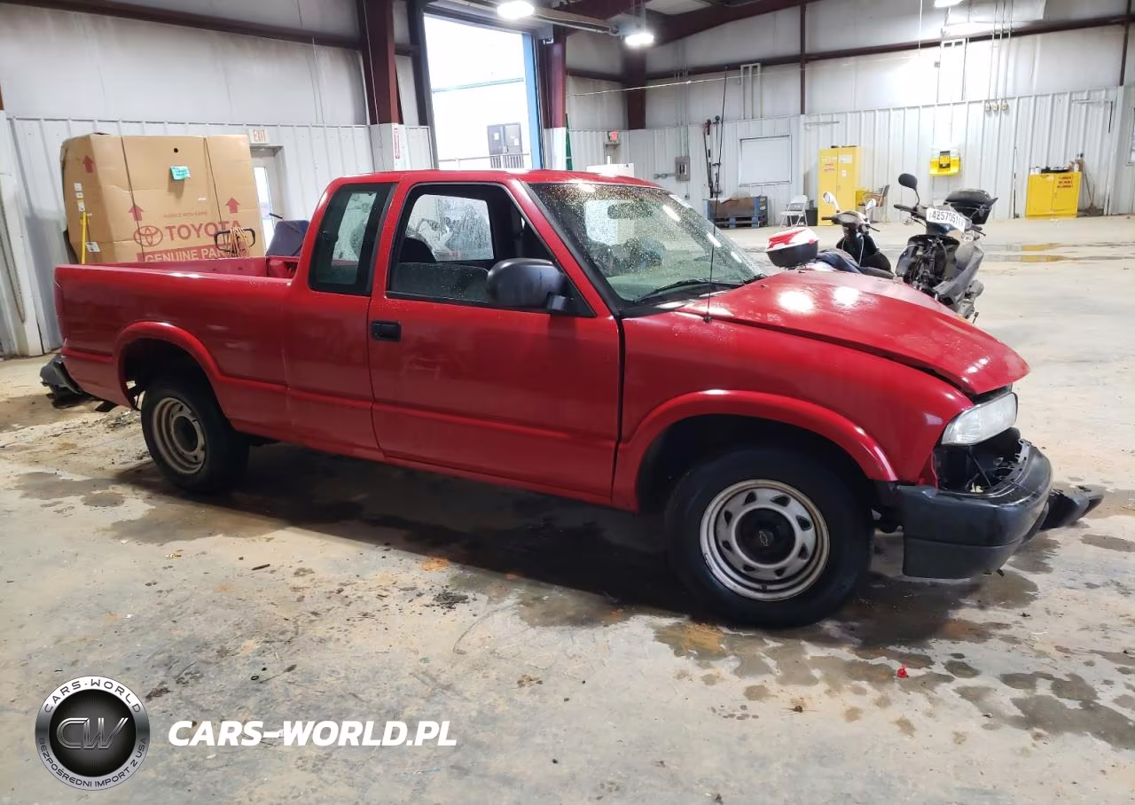 2003 Chevrolet S10 VIN:1GCCS19H838247066 - 4