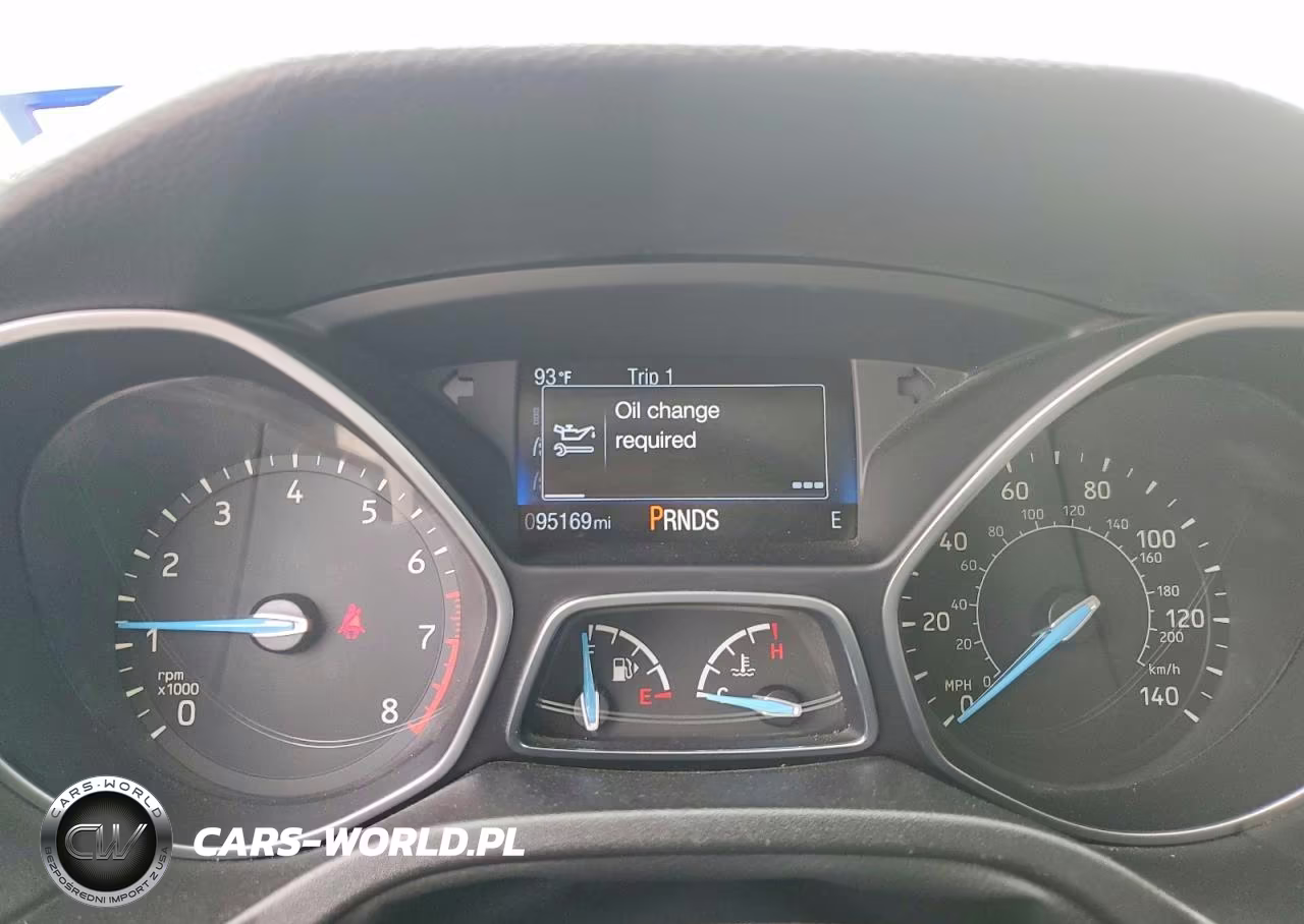 2015 Ford Focus Titanium VIN:1FADP3N21FL268836 - 9