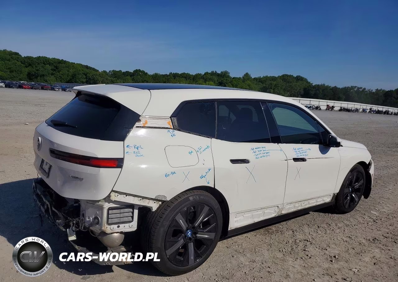 2022 BMW Ix xDrive50 VIN:WB523CF05NCJ55041 - 3