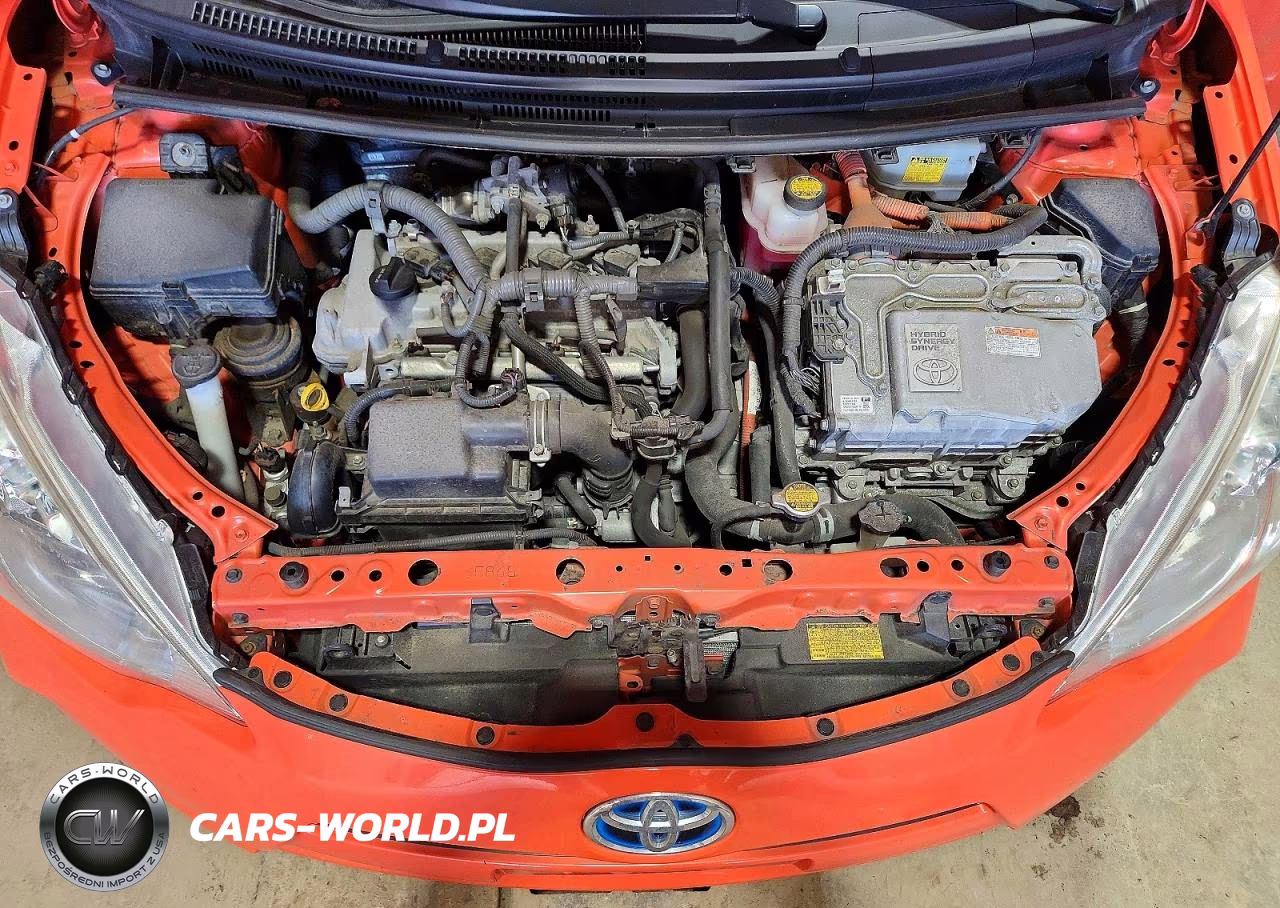2014 Toyota Prius C Two VIN:JTDKDTB33E1080742 - 11