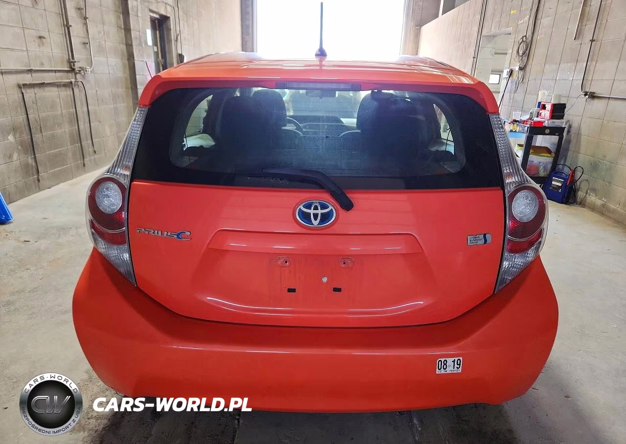 2014 Toyota Prius C Two VIN:JTDKDTB33E1080742 - 6