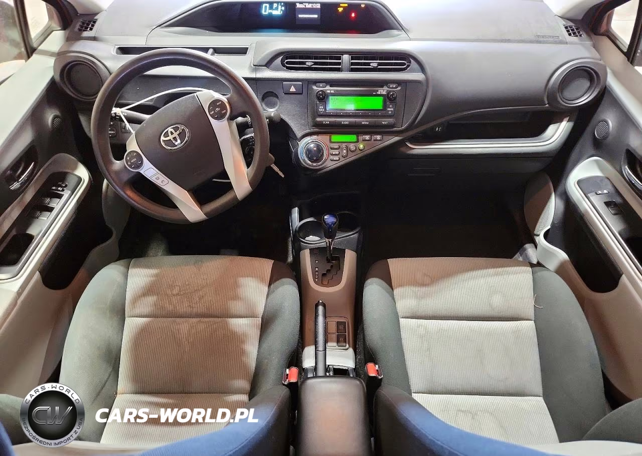 2014 Toyota Prius C Two VIN:JTDKDTB33E1080742 - 8