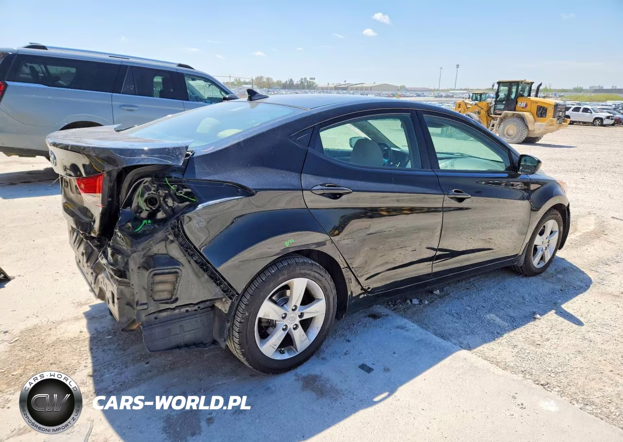 2013 Hyundai Elantra Gls VIN:5NPDH4AE4DH239040 - 3