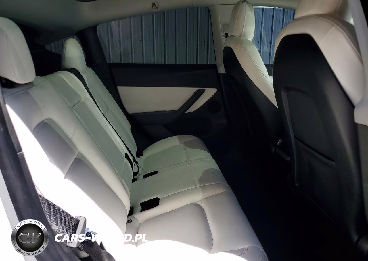 2022 Tesla Model Y VIN:7SAYGDEE2NF348470 - 11
