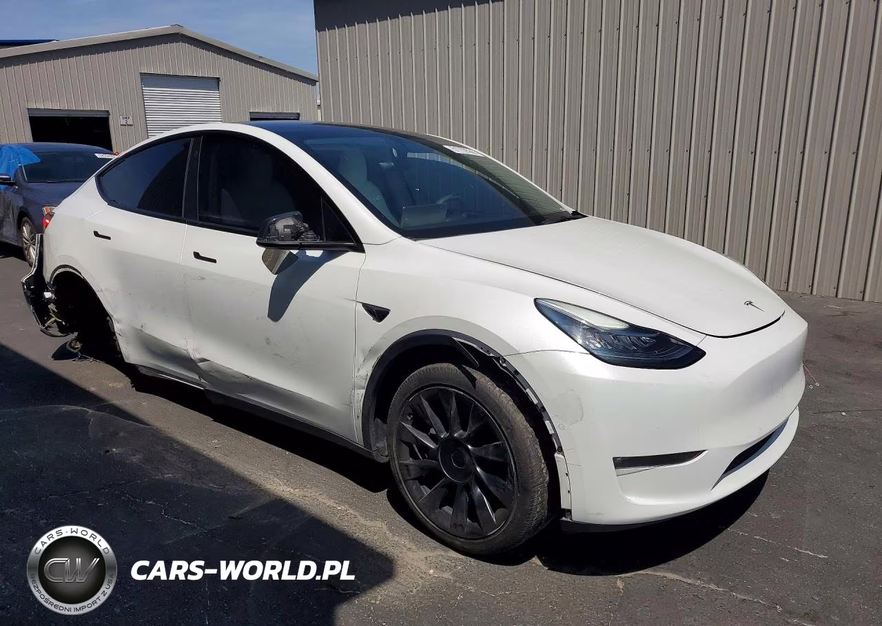 2022 Tesla Model Y VIN:7SAYGDEE2NF348470 - 4