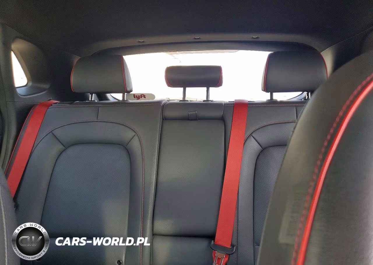2019 Hyundai Kona Ultimate VIN:KM8K53A50KU318990 - 10