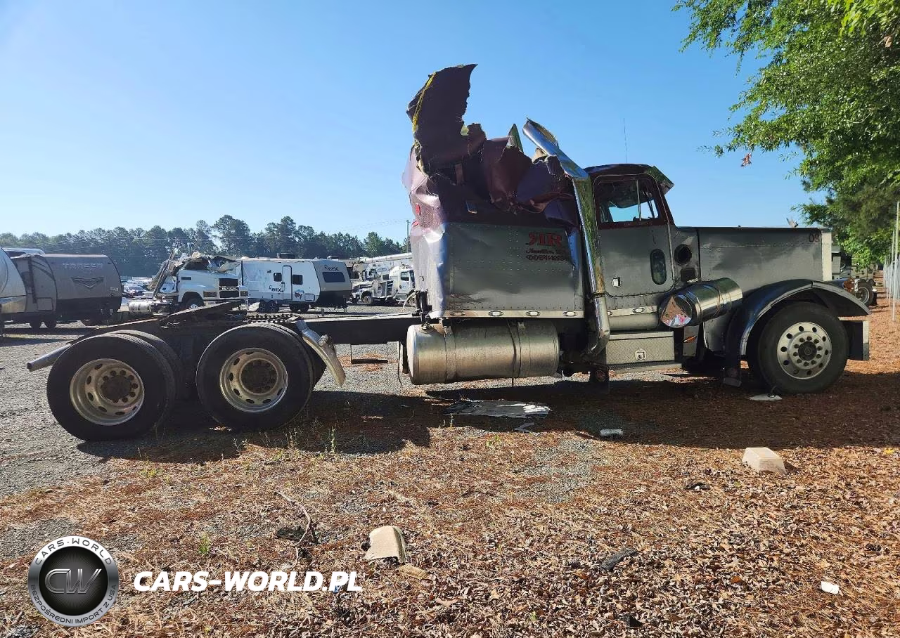1999 Peterbilt 379 Semi Truck