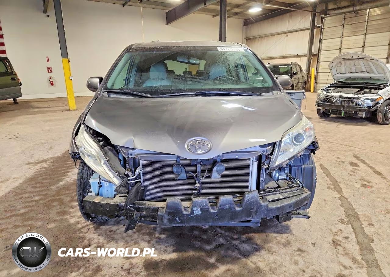 2017 Toyota Sienna Xle 7-Passenger VIN:5TDDZ3DC9HS173571 - 5