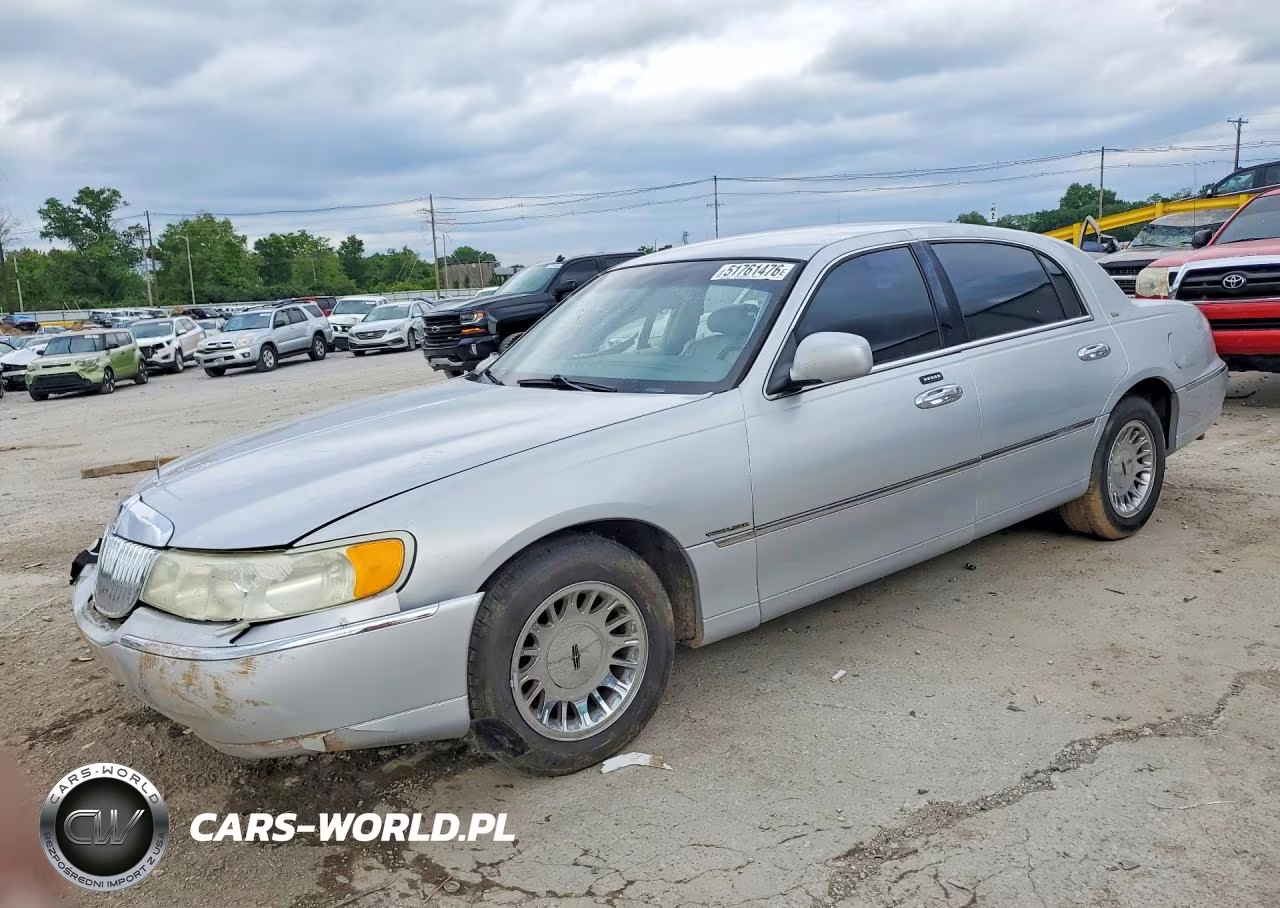 2001 Lincoln Town Car Cartier