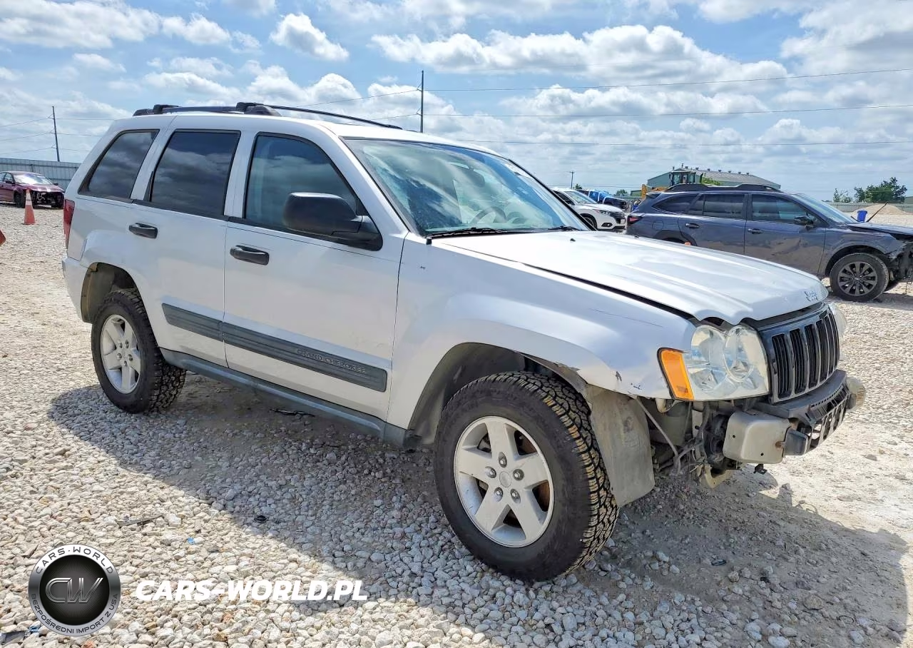 2005 Jeep Grand Cherokee Laredo VIN:1J4HS48N75C526288 - 4