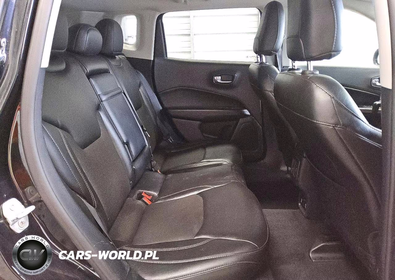 2018 Jeep Compass Latitude VIN:3C4NJDBB5JT315311 - 10