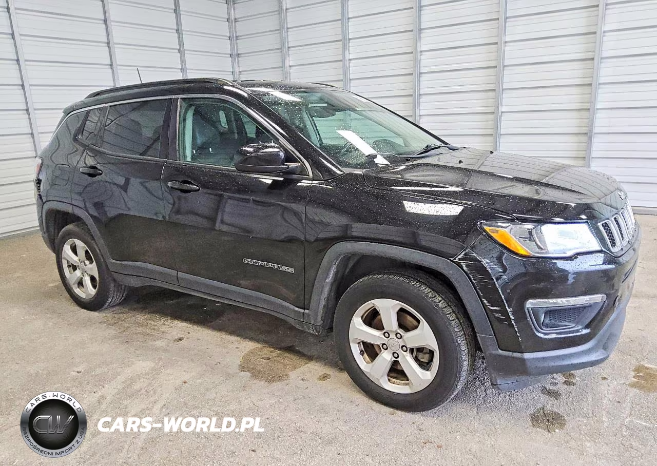 2018 Jeep Compass Latitude VIN:3C4NJDBB5JT315311 - 4