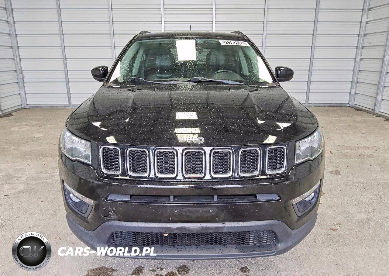 2018 Jeep Compass Latitude VIN:3C4NJDBB5JT315311 - 5