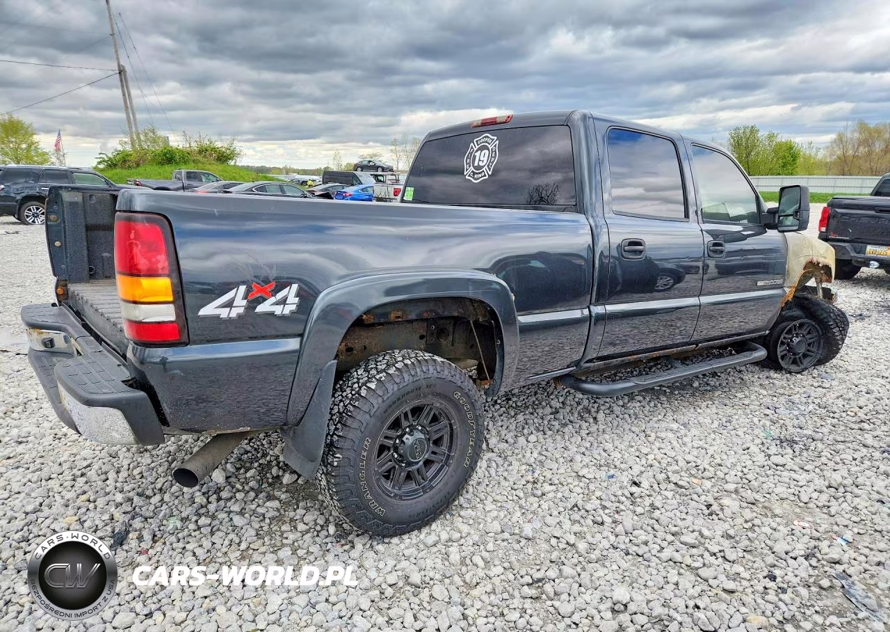 2004 GMC Sierra K2500 Heavy Duty VIN:1GTHK23144F135191 - 3
