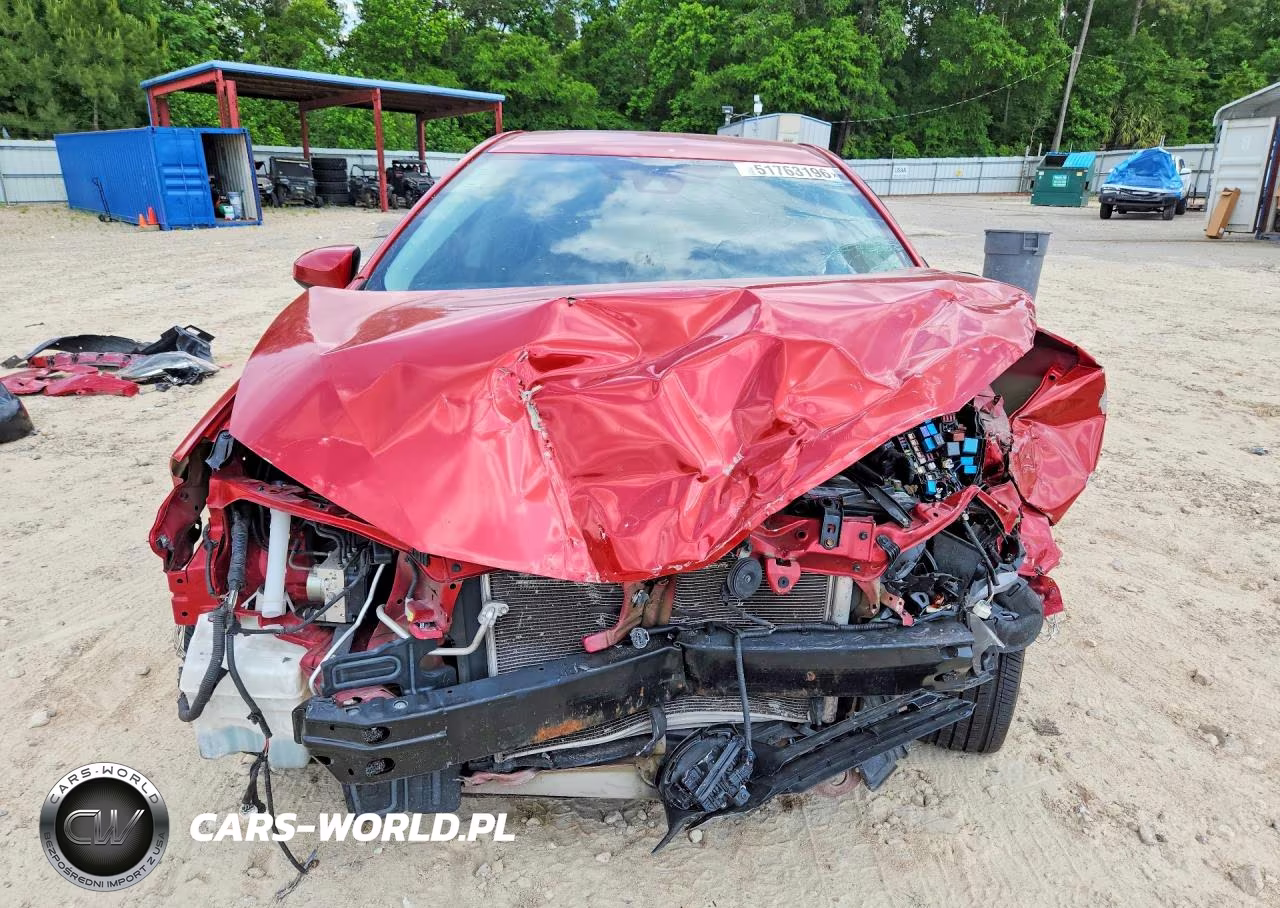 2018 Toyota Corolla Le VIN:5YFBURHE6JP821547 - 5