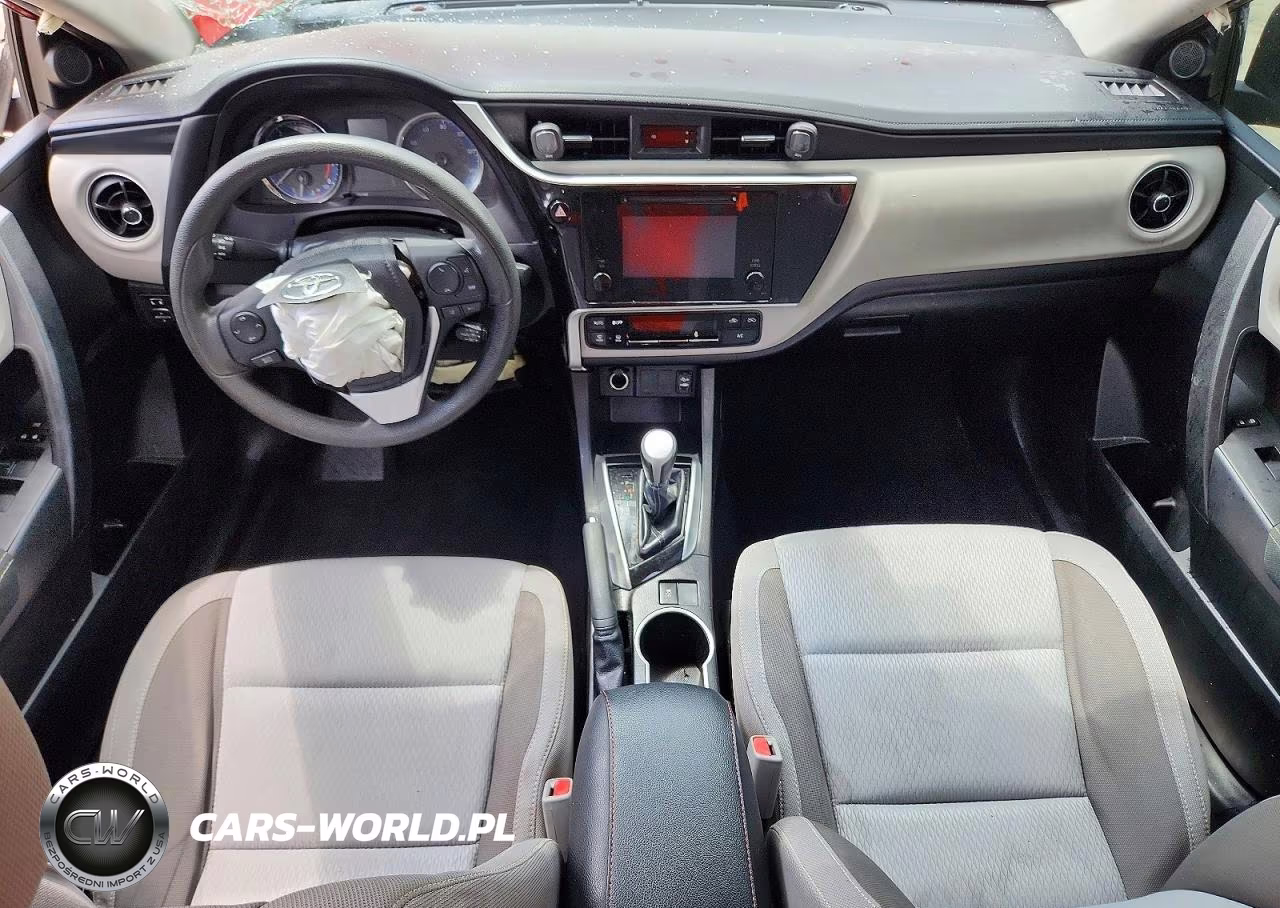 2018 Toyota Corolla Le VIN:5YFBURHE6JP821547 - 8