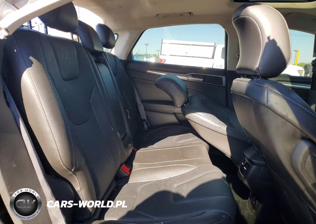 2016 Ford Fusion Titanium VIN:3FA6P0D92GR277635 - 10