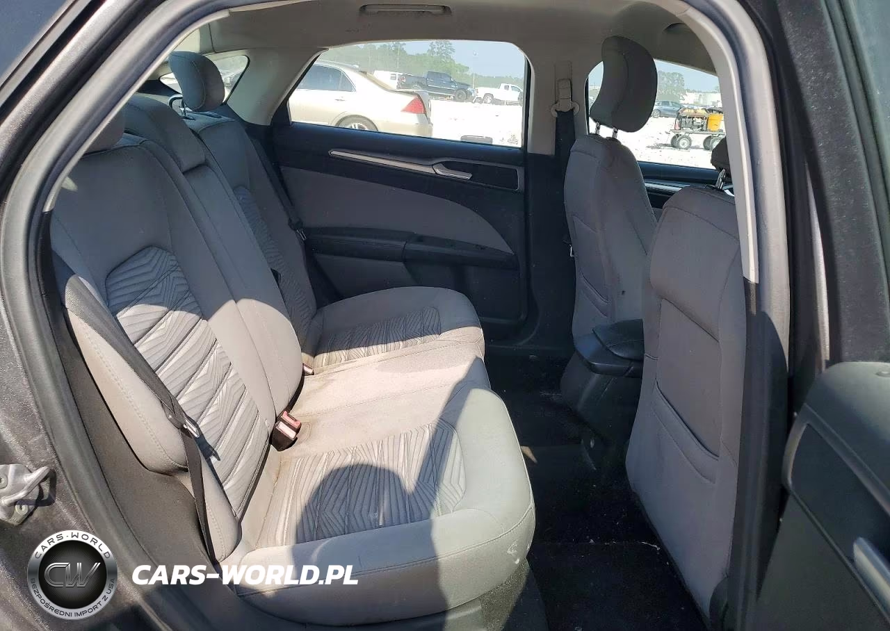 2016 Ford Fusion S VIN:3FA6P0G73GR345466 - 10