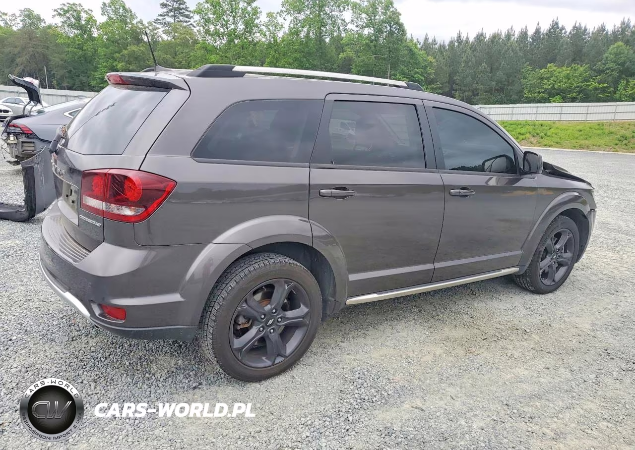 2020 Dodge Journey Crossroad VIN:3C4PDCGB1LT271393 - 3