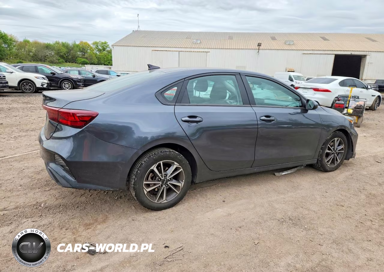 2024 Kia Forte Lxs VIN:3KPF24ADXRE708693 - 3