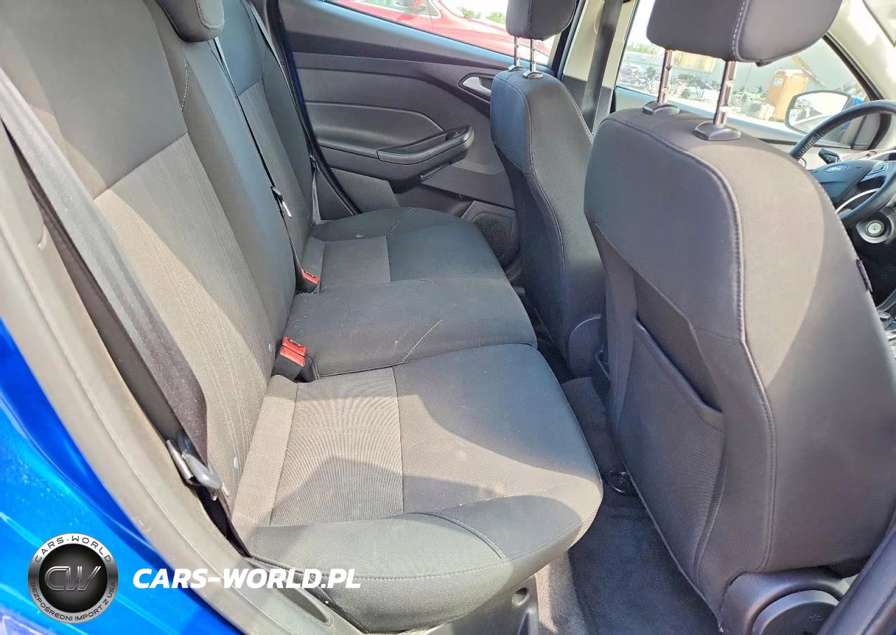 2018 Ford Focus Se VIN:1FADP3K22JL222400 - 10