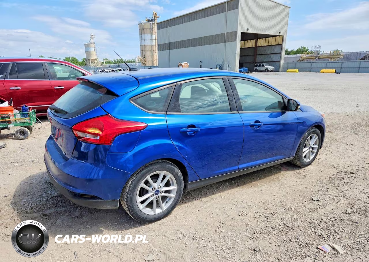 2018 Ford Focus Se VIN:1FADP3K22JL222400 - 3