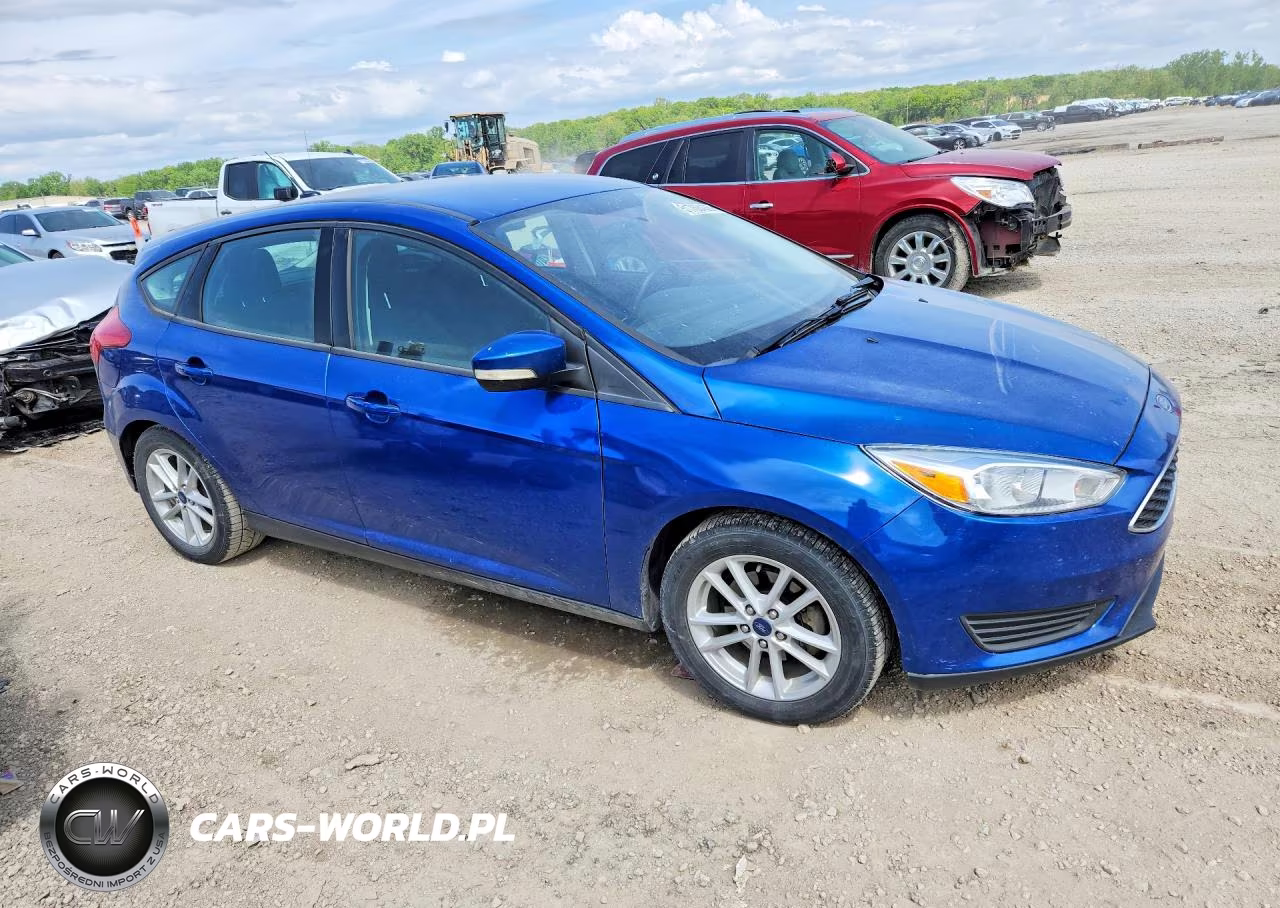 2018 Ford Focus Se VIN:1FADP3K22JL222400 - 4