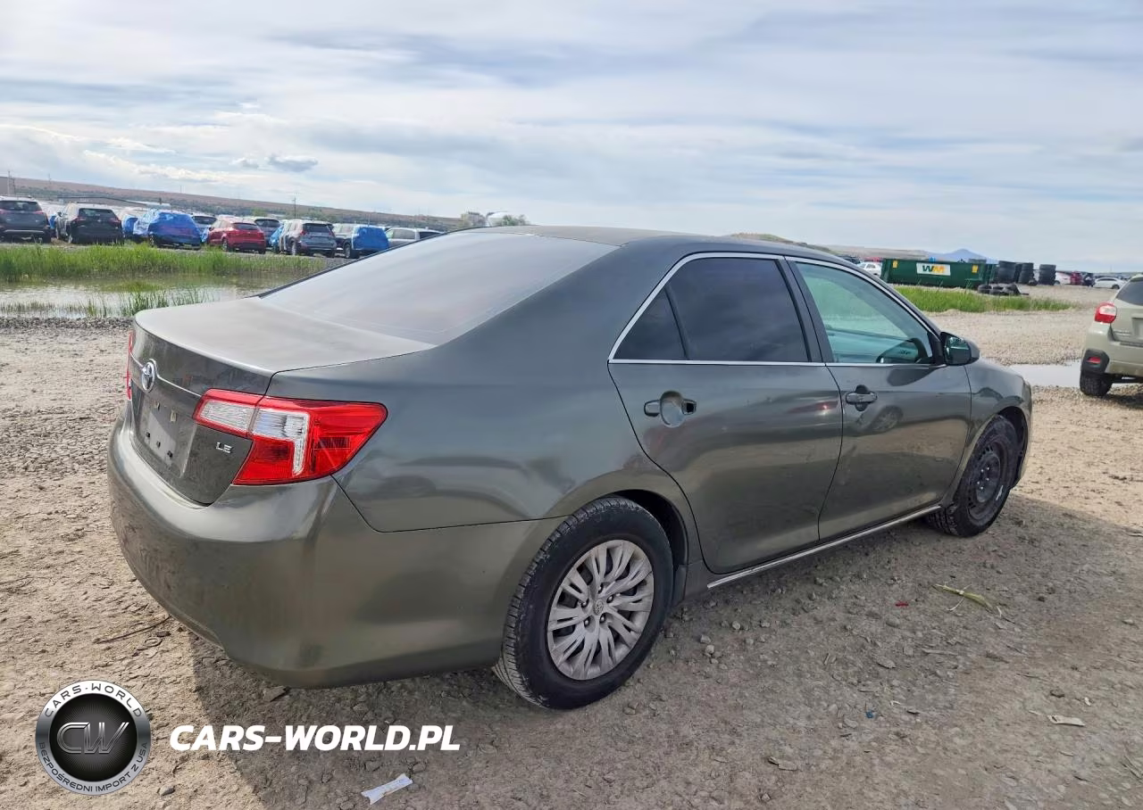 2014 Toyota Camry Le VIN:4T4BF1FK2ER362581 - 3