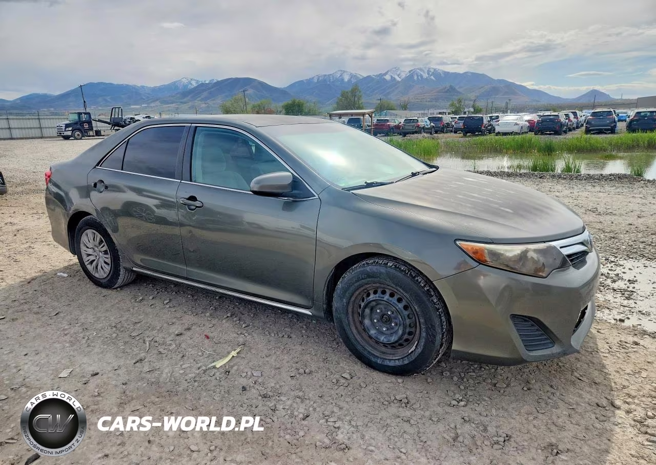 2014 Toyota Camry Le VIN:4T4BF1FK2ER362581 - 4