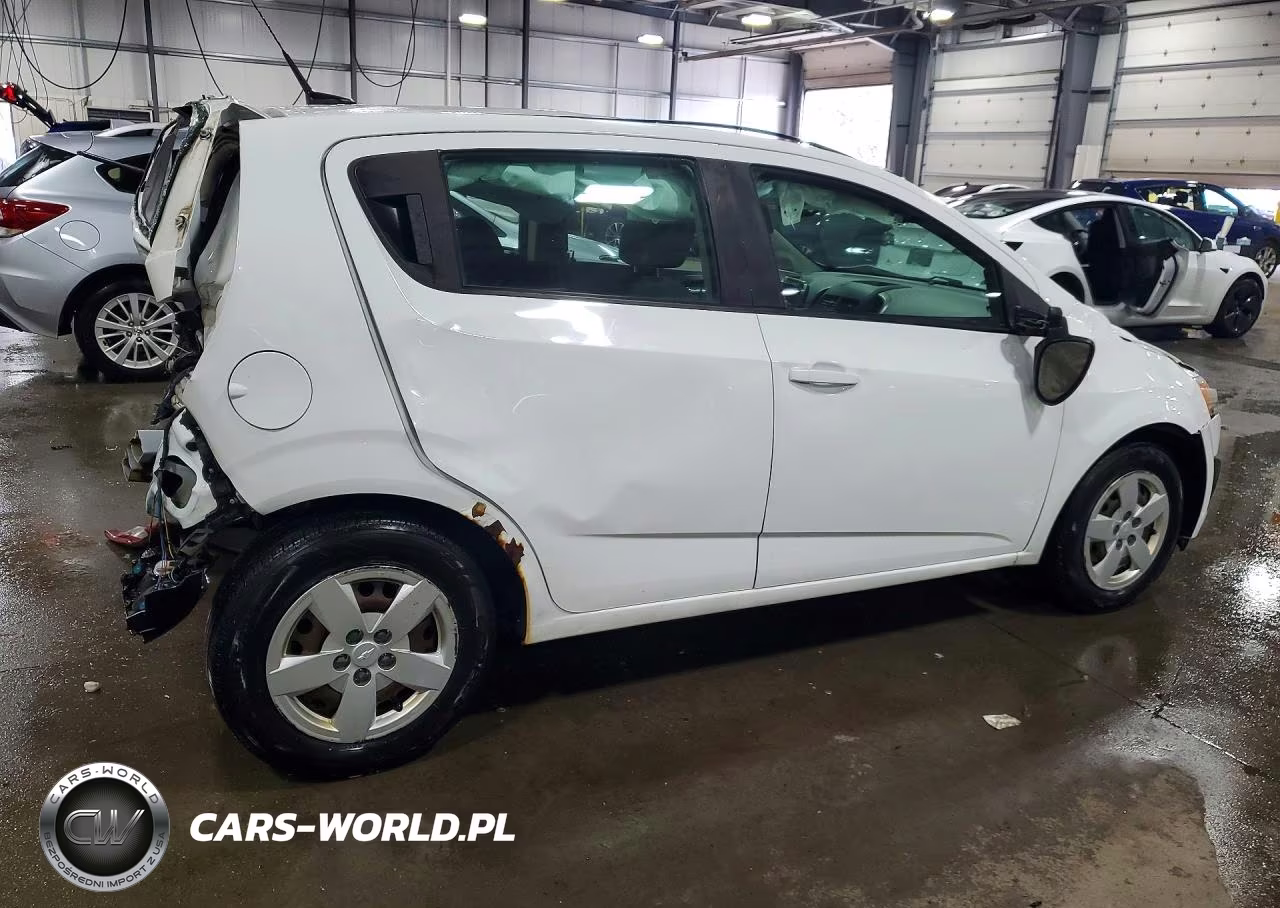 2014 Chevrolet Sonic Ls VIN:1G1JA6SH5E4172542 - 3