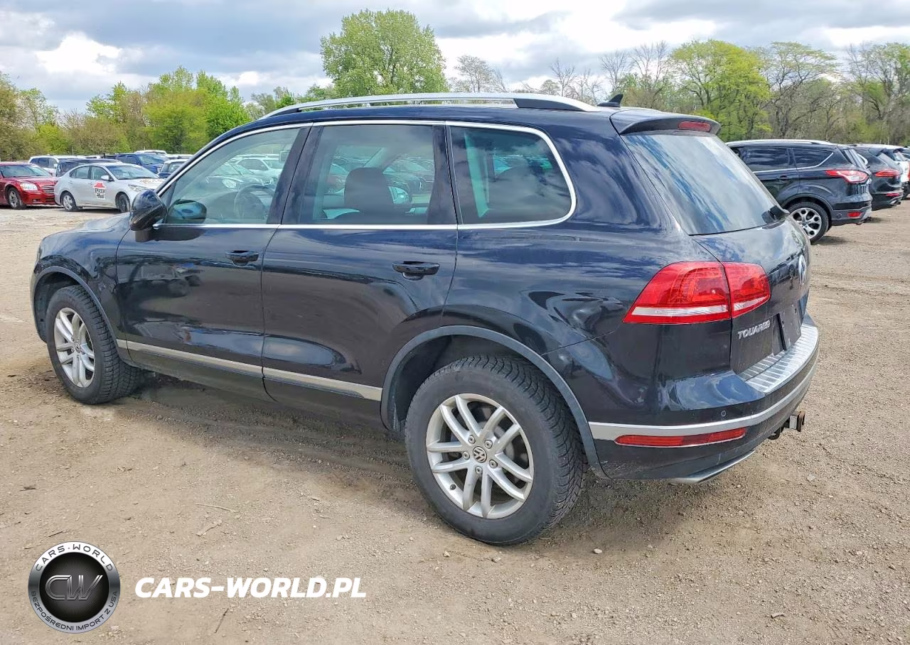2016 Volkswagen Touareg VIN:WVGEP9BP6GD006870 - 3