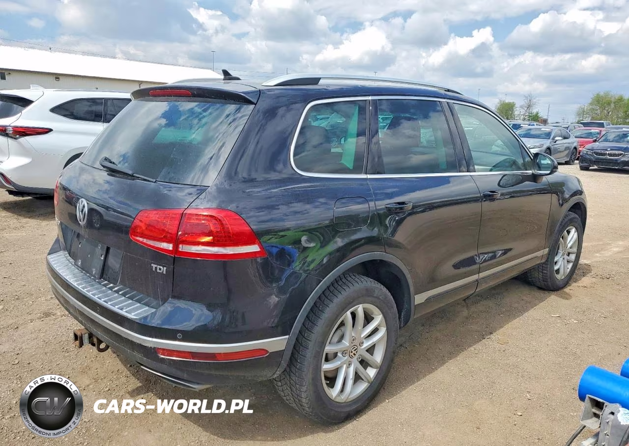 2016 Volkswagen Touareg VIN:WVGEP9BP6GD006870 - 4