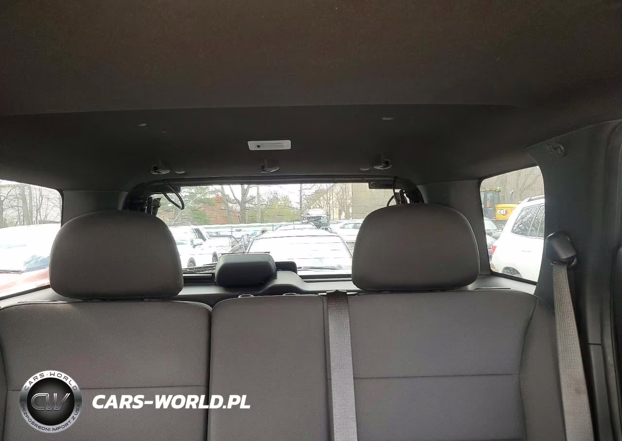 2010 Ford Escape Xlt VIN:1FMCU9DG8AKB61680 - 10