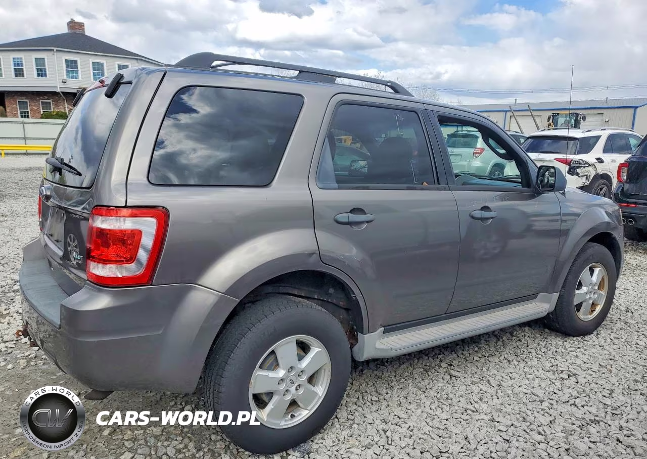 2010 Ford Escape Xlt VIN:1FMCU9DG8AKB61680 - 3