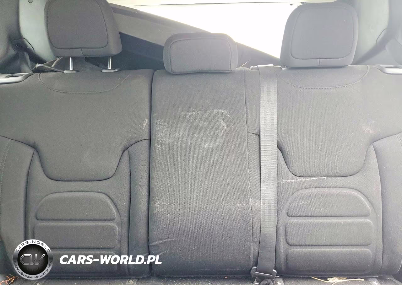 2018 Jeep Renegade Latitude VIN:ZACCJABB2JPJ35827 - 10
