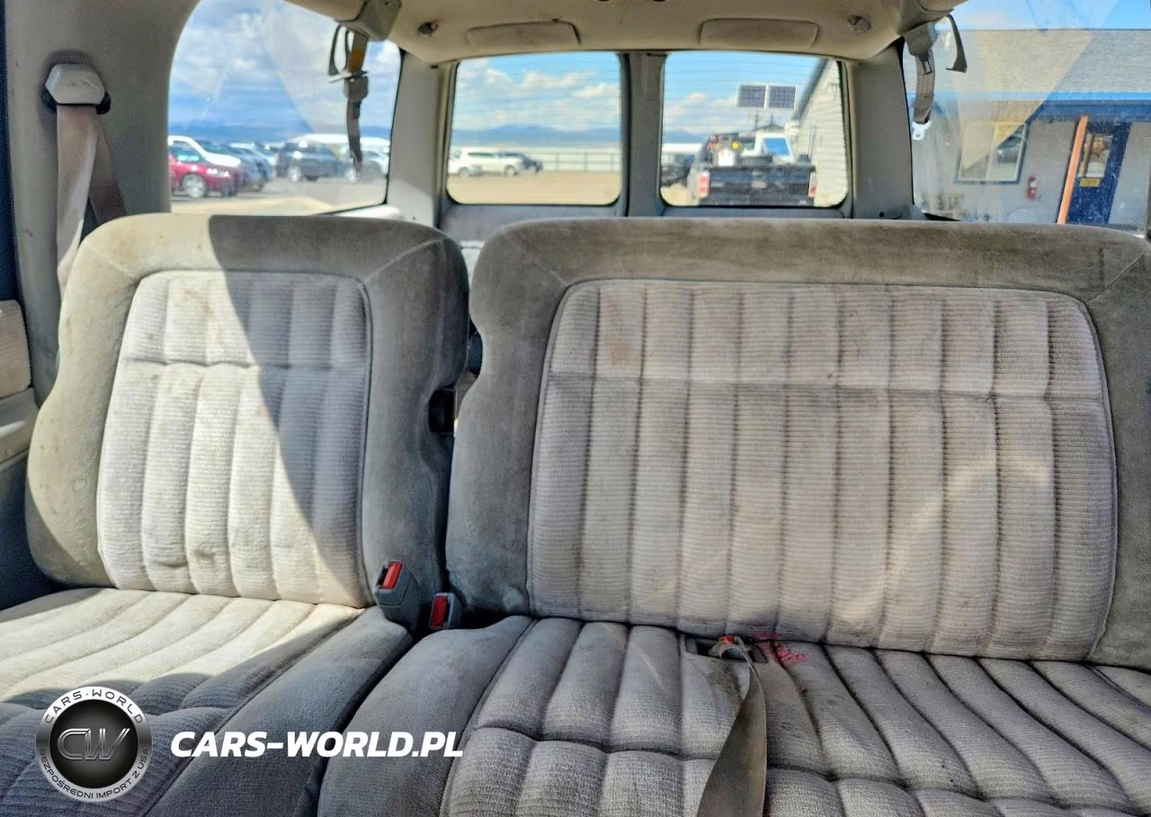 1994 Chevrolet Subrban VIN:1GNFK16K0RJ362122 - 10