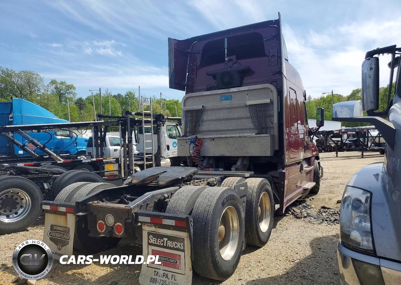 2018 Freightliner Cascadia 125 Semi Truck VIN:3AKJGLDV5JSJK1188 - 4