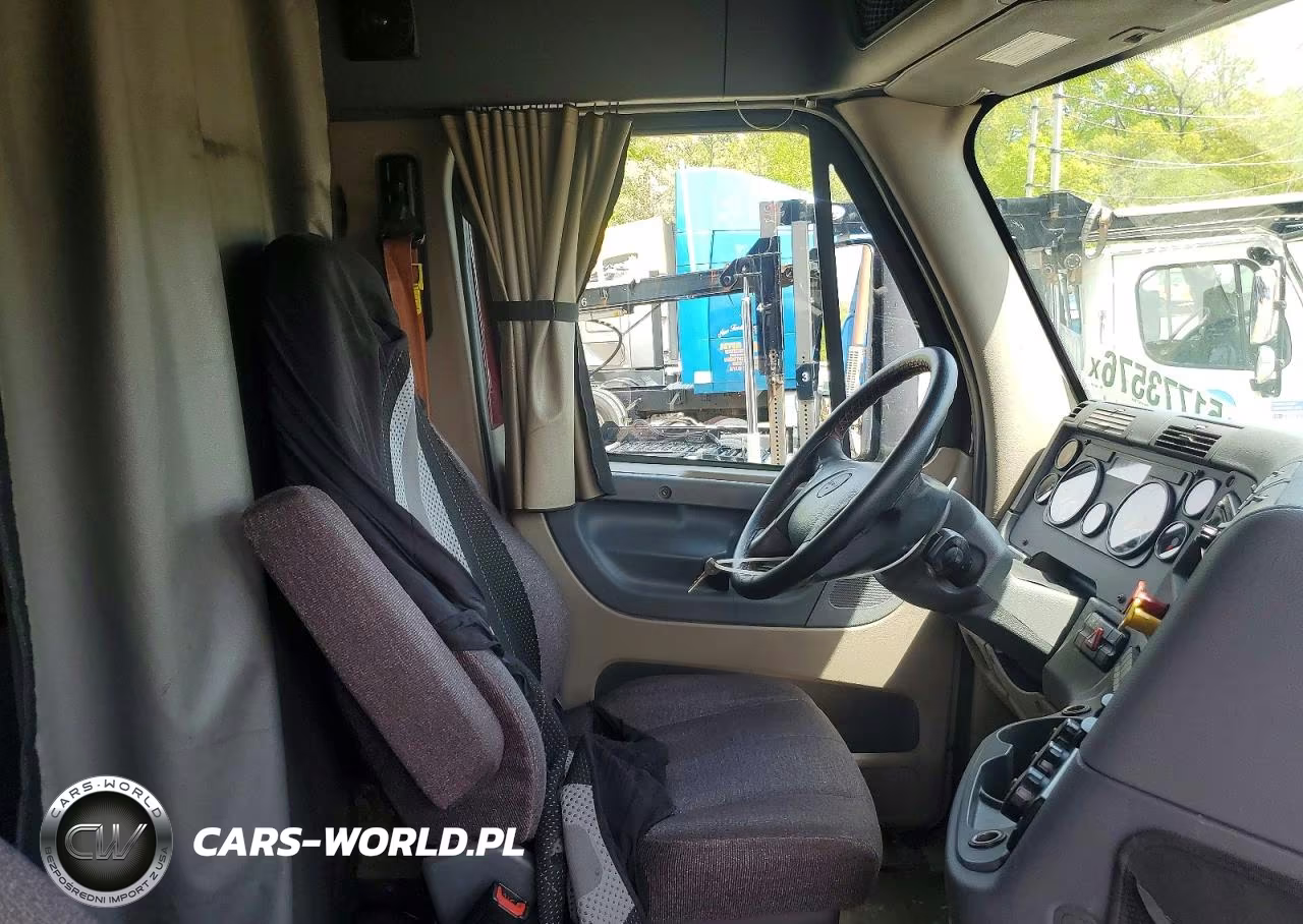 2018 Freightliner Cascadia 125 Semi Truck VIN:3AKJGLDV5JSJK1188 - 5